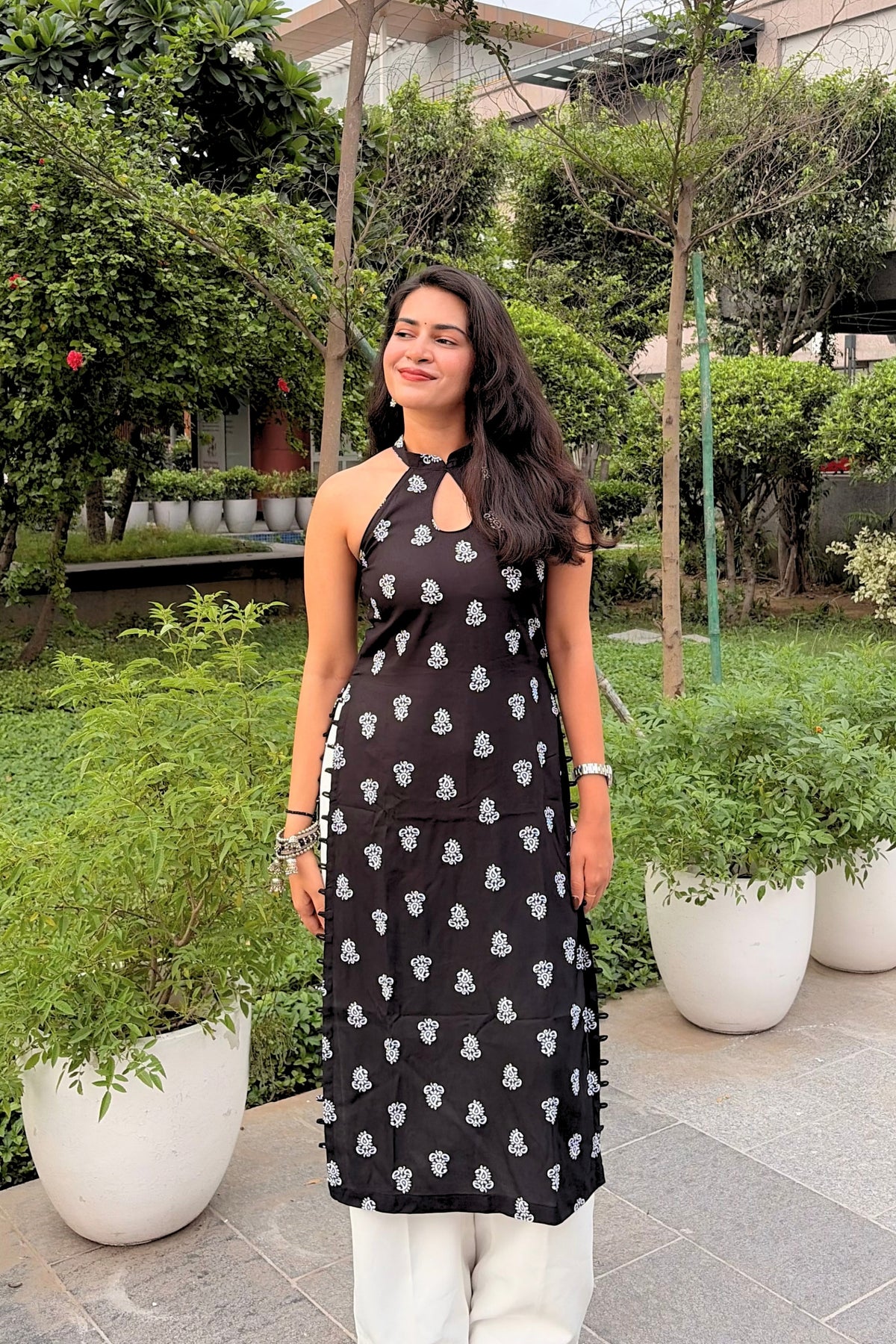 Adda Black Sleeveless Long Kurti