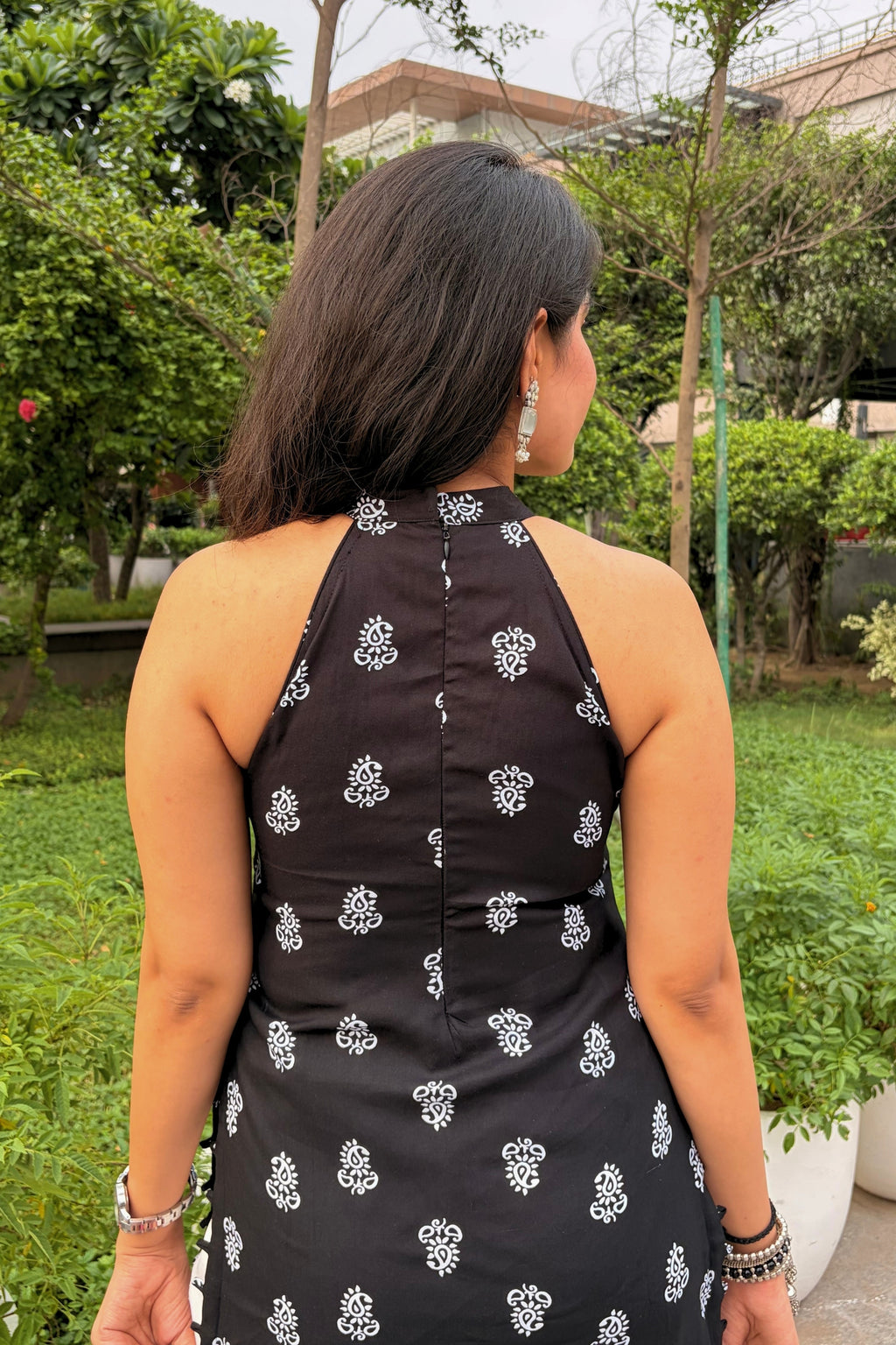 Adda Black Sleeveless Long Kurti